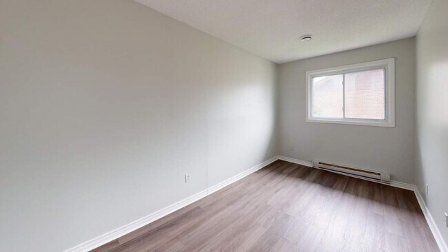 Photo du bâtiment - East Park Square Townhomes
