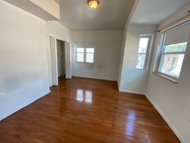 Foto del edificio - 1926 S 6th St