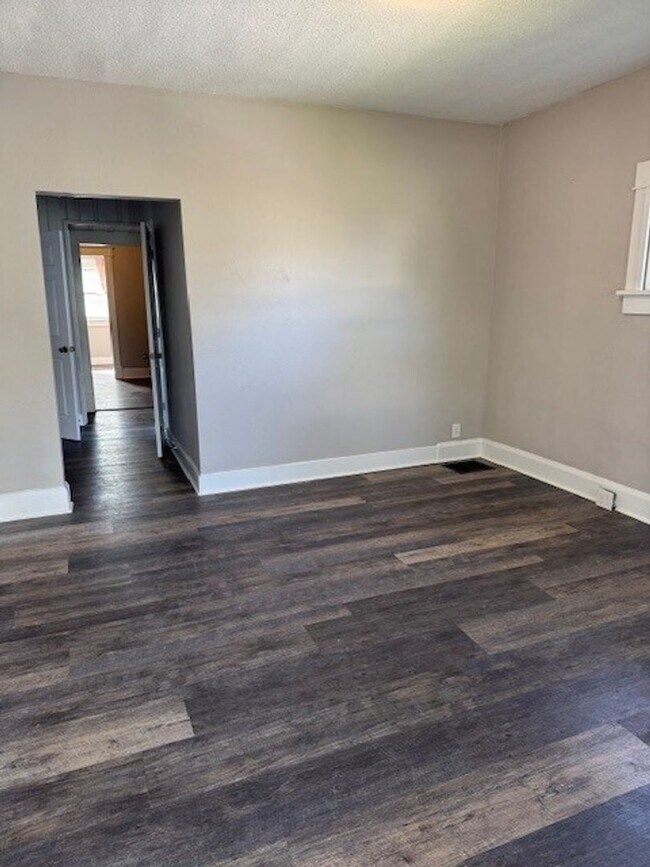 Foto del edificio - Coming Soon! South Side Three Bedroom Bung...