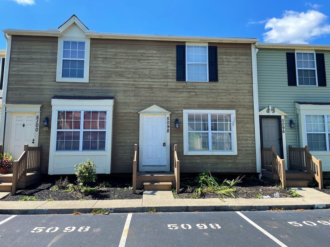Primary Photo - 5098 Stoneybrook Blvd