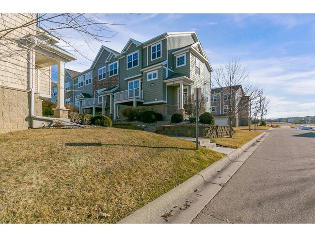 Building Photo - 1822 Colonial Ln