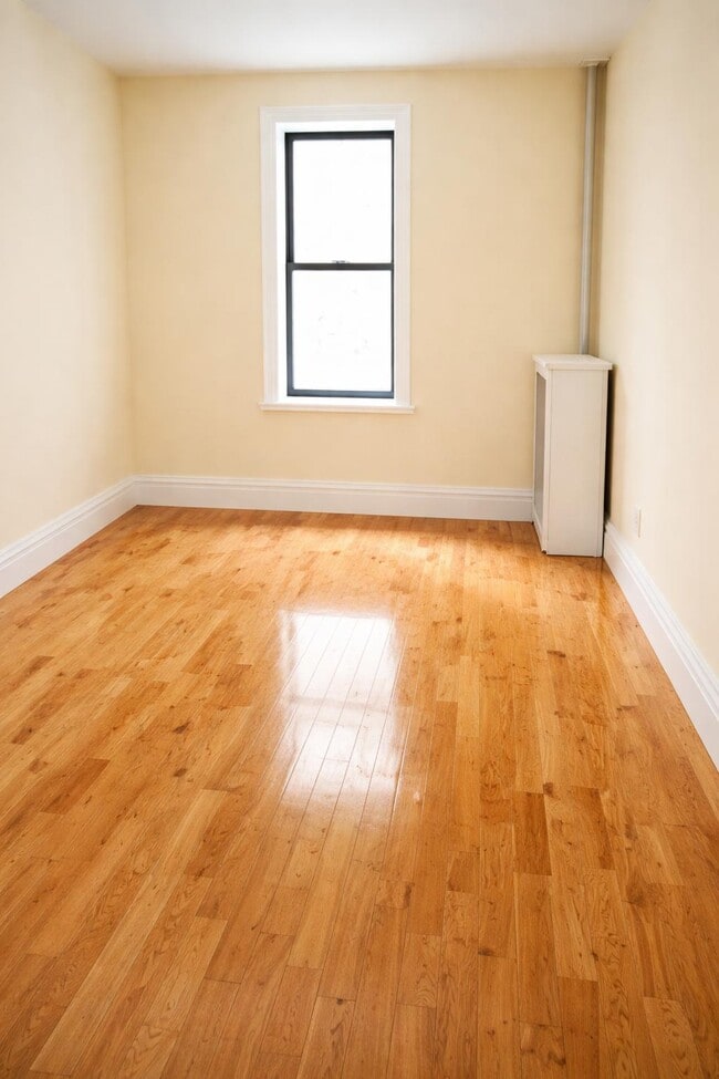 Foto del edificio - 609 W 196th St