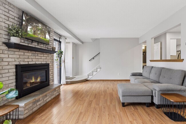 Foto del edificio - 3620 Independence Ave S