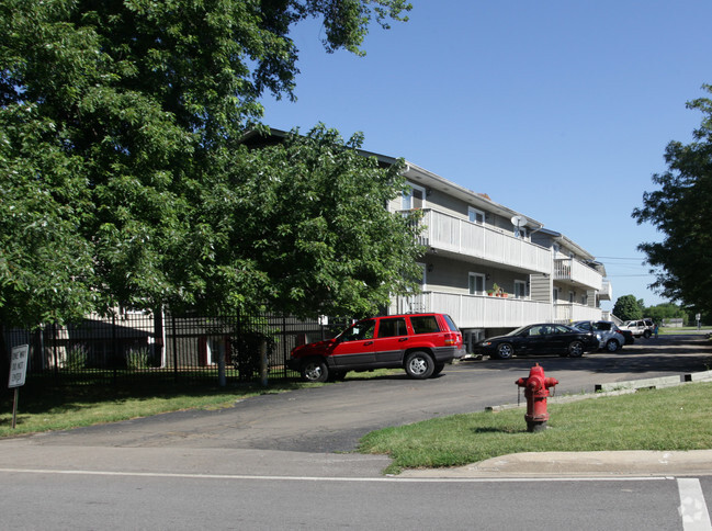 Primary Photo - Indian Trail Apartments