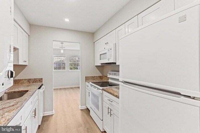 Foto del edificio - 8607 Falls Run Rd