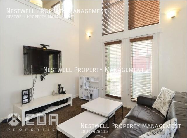 Foto del edificio - Beautiful 2-bed Townhome in Daybreak!