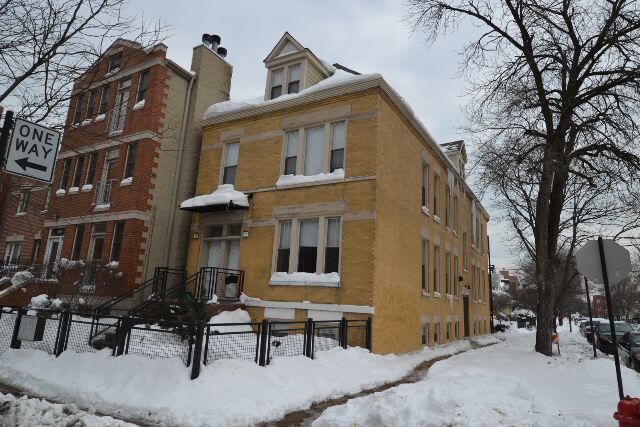 Building Photo - 2844 N Damen Ave