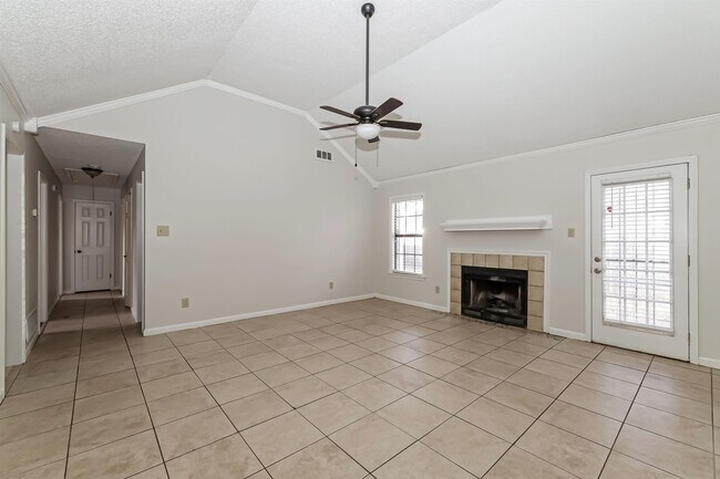Building Photo - 7512 Val Marie Ln