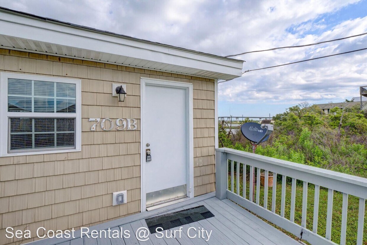 Primary Photo - 1 br, 1 bath House - 709B S Topsail Drive