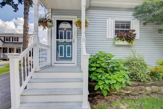 Front door - 18 Lake Shore Dr