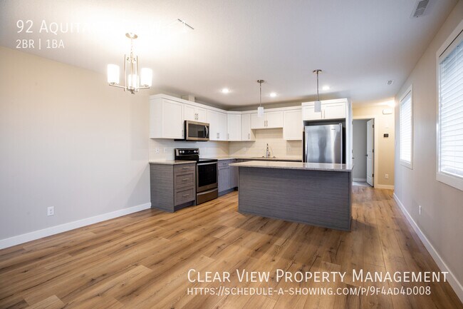 Photo du bâtiment - Beautiful 2 bedroom, 1 bathroom suite very close to the University!