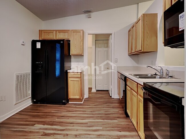 Foto del edificio - 3097 Rogers Ave