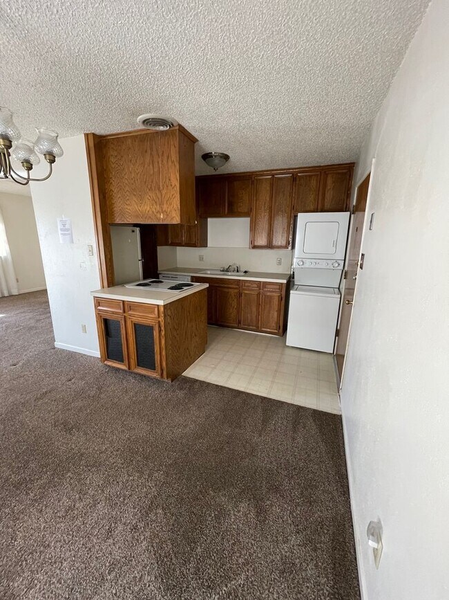 Foto del edificio - Southside Duplex with Covered Parking-Great location