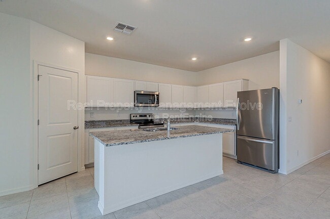 Photo - 6450 W Magdalena Ln House