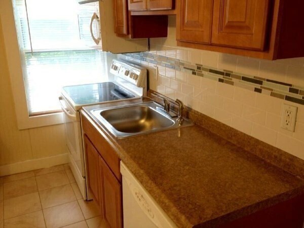 Foto del edificio - 49 Dana Ave