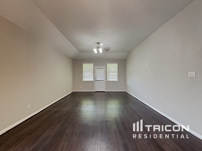 Foto del edificio - 21566 Alexa Forest Dr