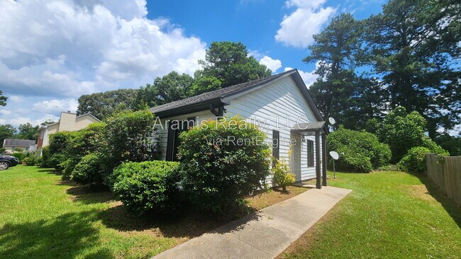 Building Photo - 5566 Windwood Rd
