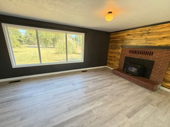 Foto del edificio - 27840 7 Mile Ln