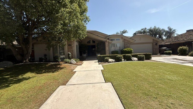 Foto del edificio - 9404 High Oak Dr