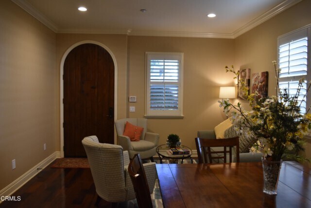Foto del edificio - 636 W Sierra Madre Blvd