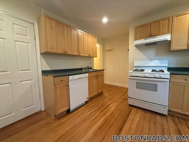 Foto del edificio - 64 Pleasant St