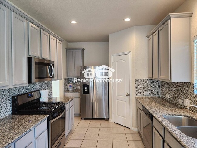 Building Photo - 12708 S Shore Dr