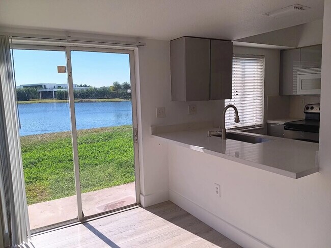 Building Photo - 150 Riviera Cir