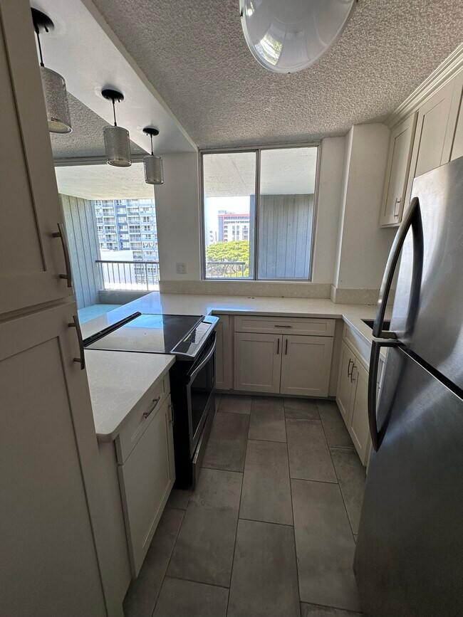 Kitchen - 1521 Punahou St