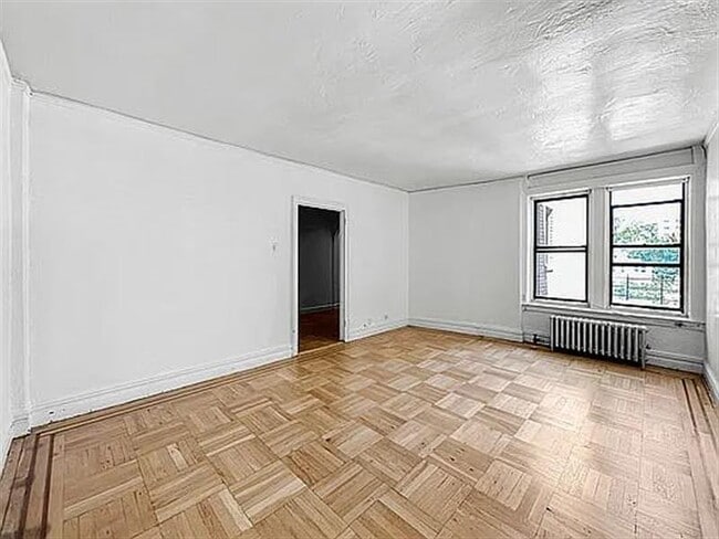 Building Photo - For Rent