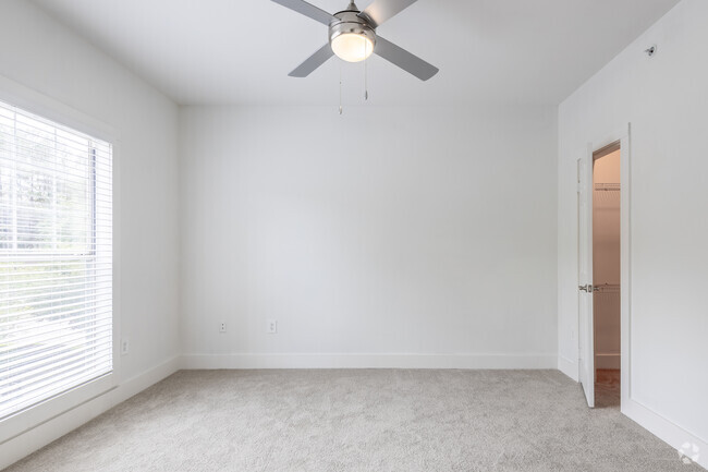 1BR, 1BA - 841SF - Wesley St. James Apartments at Sandy Springs