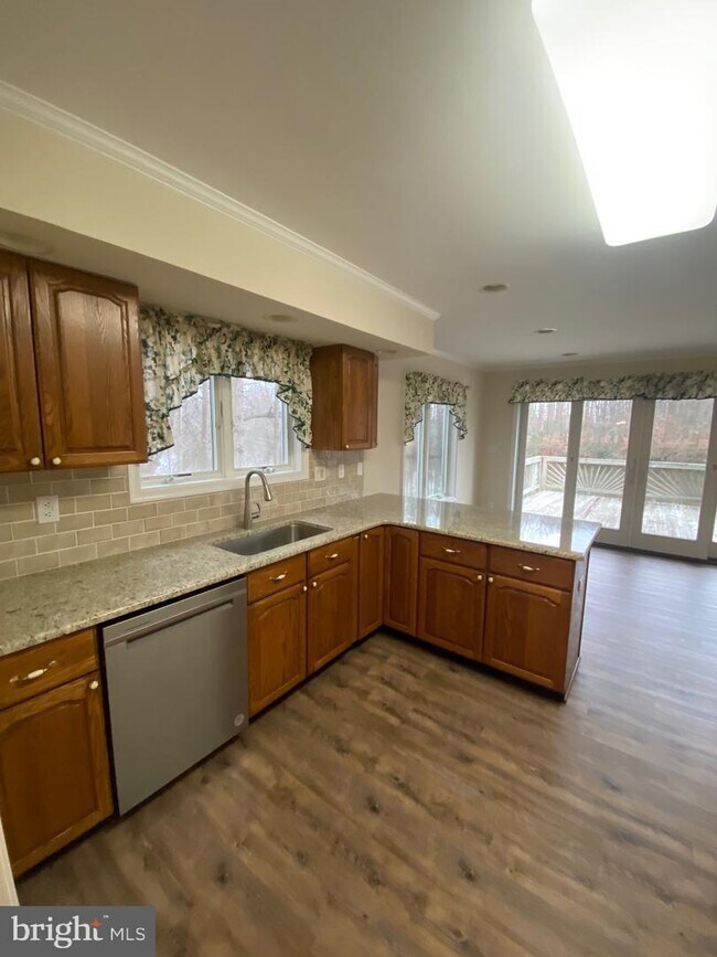 Building Photo - 138 BULLET RUN Ln