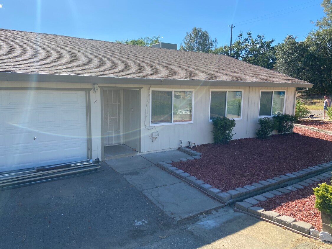 2123 Elizabeth St Unit 3, Shasta Lake, CA 96019 Apartments in Shasta