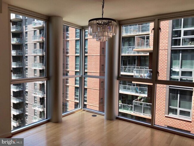 Foto del edificio - 1025 1st St SE