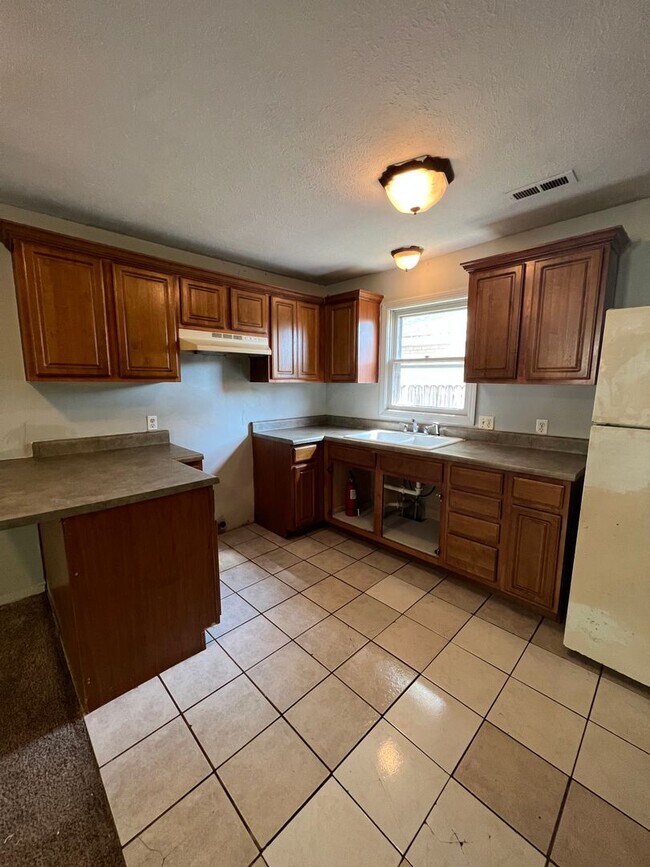 Foto del edificio - 705 W. Black Oak St.