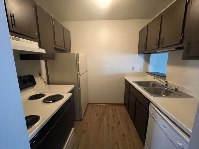 Foto del edificio - 6143 W Cold Spring Rd