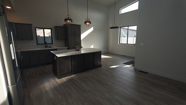 Building Photo - 3419 Baneberry Ln