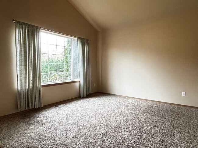 Foto del edificio - Spacious Spanaway Home