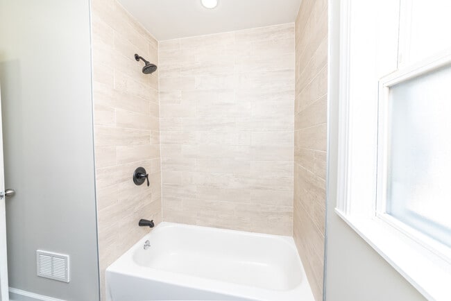 Foto del edificio - 2745 W Gregory St
