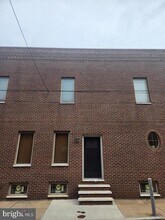 Building Photo - 1426 W Shunk St