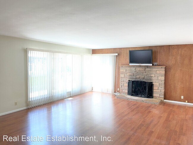 Foto del edificio - 4 br, 2 bath House - 545 W. Main Street