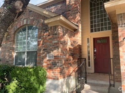 Building Photo - 2207 Southeastern Trl