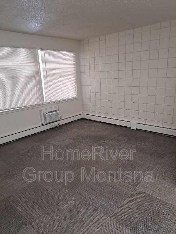 Foto del edificio - 707 SW Higgins Ave