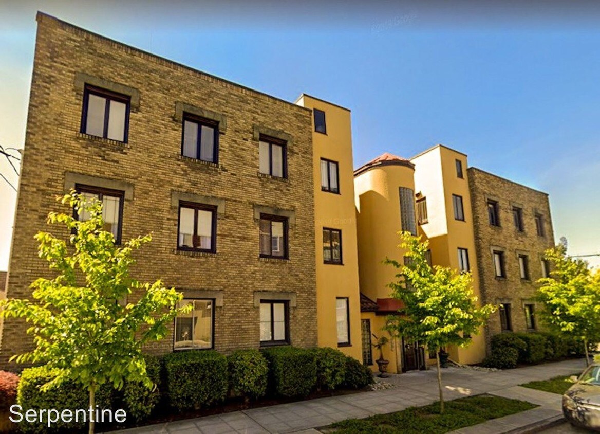 Primary Photo - 4515 Burke Ave N