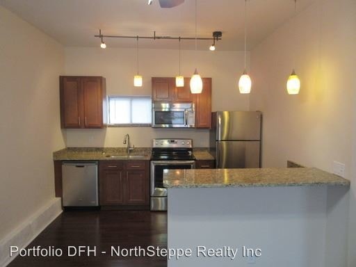 Building Photo - 2 br, 2 bath Apartment - 2263 Indianola Ave