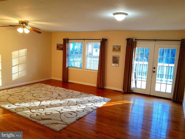 Building Photo - 710 Anderson Ave