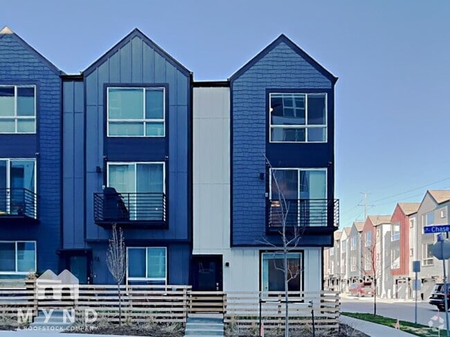 Building Photo - 1079 Chase St
