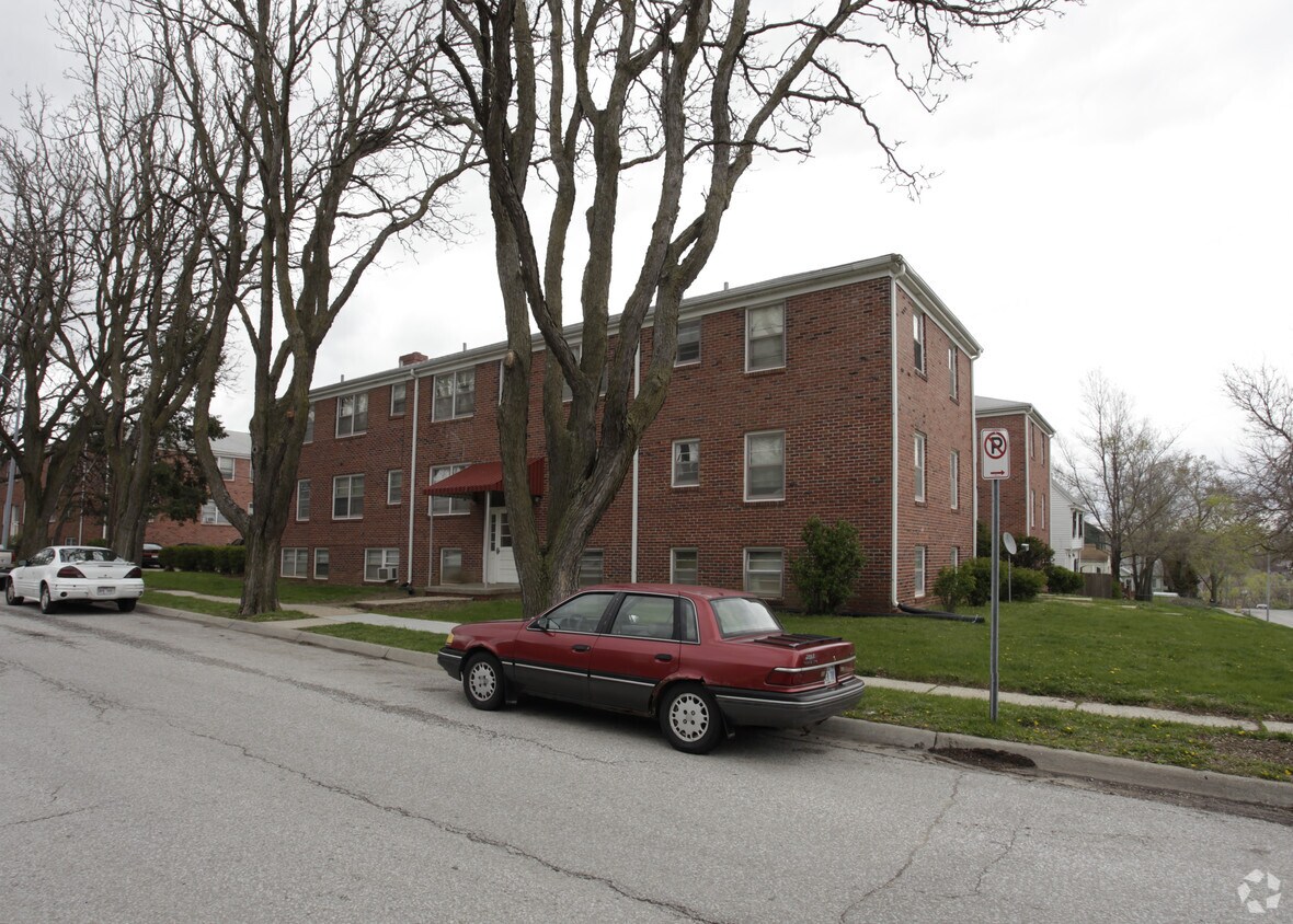 Building Photo - 4728 Chicago St