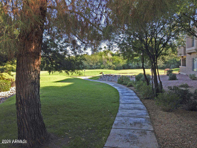 Foto del edificio - 4925 E Desert Cove Ave