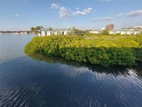 Building Photo - 2506 N Rocky Point Dr