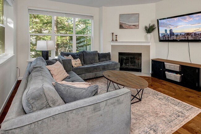 Foto del edificio - 3 Bed/ 2.75 Bath Townhome in Lynwood